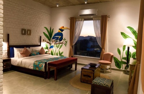 Shavri Colony Hotel | Casa Blanca LakeCity