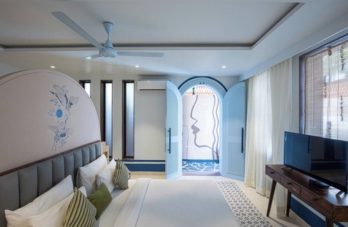 Shavri Colony Hotel | Casa Blanca LakeCity
