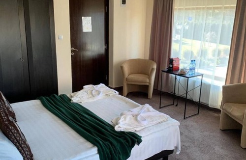 Moieciu Bed & Breakfast | Casa Bucegi - 1 Queen BR 2