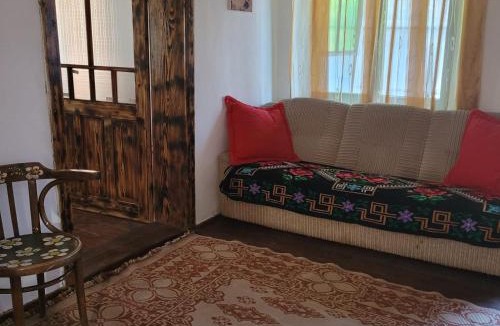 Laslea House | Casa cu struț Malancrav
