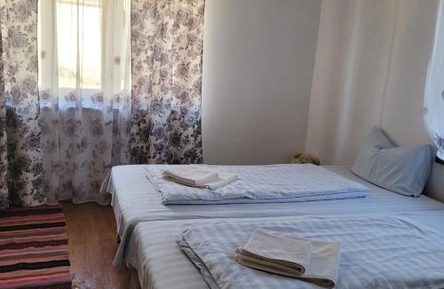 Laslea House | Casa cu struț Malancrav