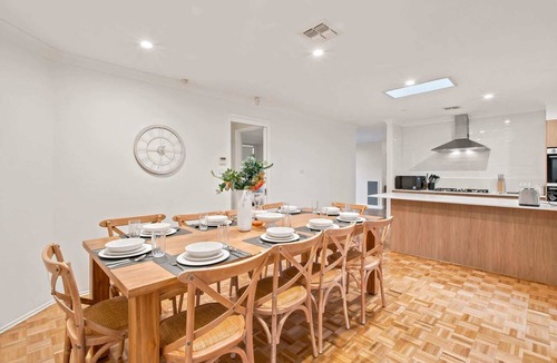 Bowral House | Casa Cypress, Home Near Bowral with Garden and BBQ