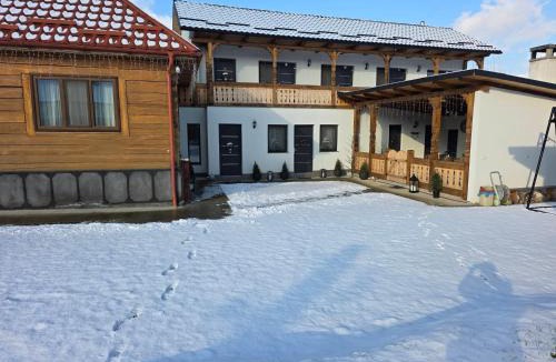 Sighetu Marmatiei House | Casa de lângă pădure