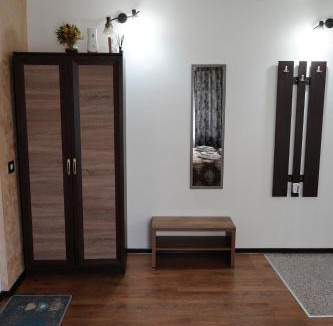 Tirgu Jiu House | Casa de la Nuc