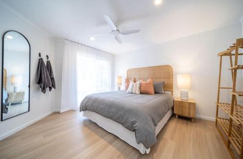Silver Sands House | Casa Del Sol - Spacious Beach House with Backyard