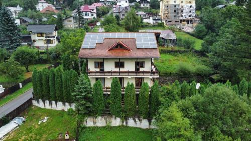 Busteni Villa | Casa di Panico
