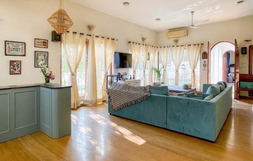 Penha de Franรงa Villa | Casa Do Amor by VEO - Part of StayVista
