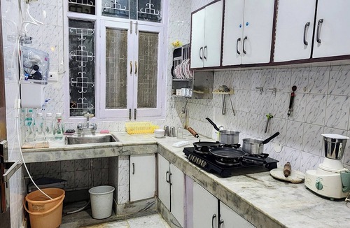 The Mall Road Apartment | Casa Doon Vista, 2 Bedroom Charming apartment with Awesome Doon Valley View