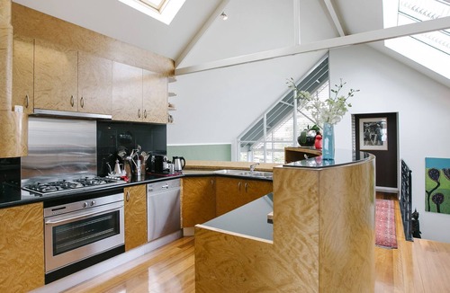 Bulli House | Casa el Punto (House on the Point) 3 min walk to the beach.