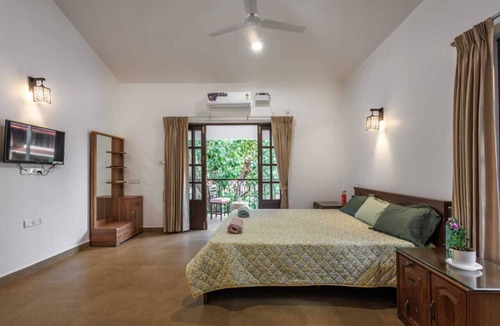 Calangute Villa | Casa Hibiscus Villa with Pvt.Garden & 5 Mins drive to Beach