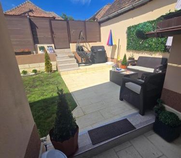 Tirnaveni House | Casa Izabella