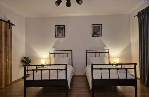 Iernut House | Casa LADIS