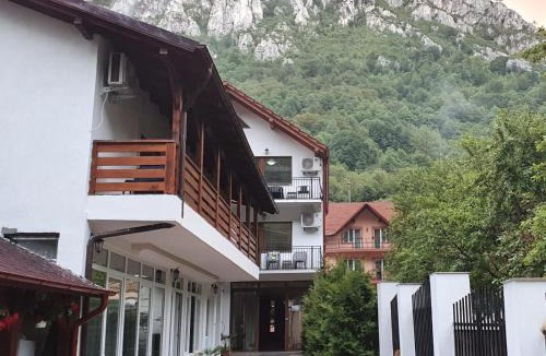 Baile Herculane House | Casa Mimi