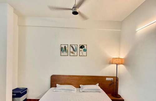 Kakkanad Apartment | Casa Mira Homes AC Family premium Rooms with Lift access