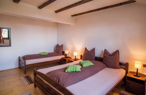 Cartisoara Bed & Breakfast | Casa Mosului triple room 2