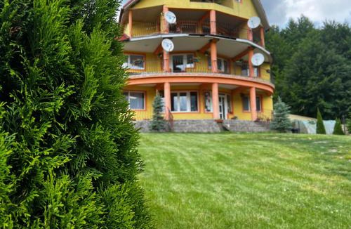Gresu House | Casa Potcoava