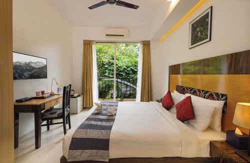 Perumbavoor Hotel | Casa Rio Resort Athirapilly