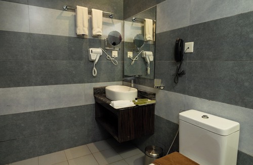 Perumbavoor Hotel | Casa Rio Resort Athirapilly