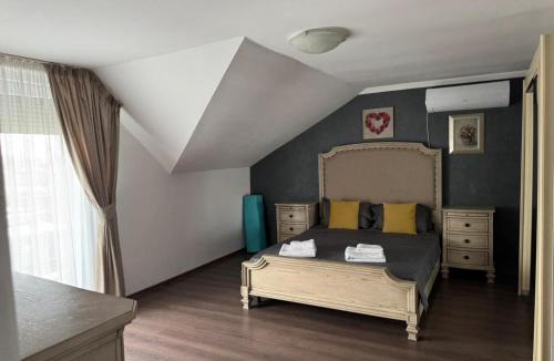 Piatra Neamt Bed & Breakfast | Casa Rosa by MANAGR