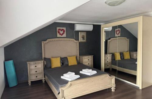 Piatra Neamt Bed & Breakfast | Casa Rosa by MANAGR