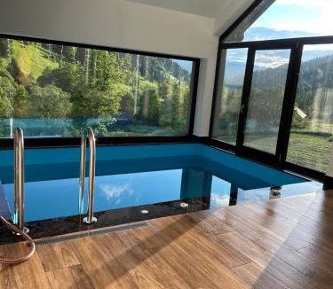 Damuc House | Casa Roua Munților