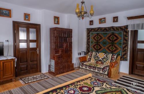 Fundu Moldovei House | Casa Strămoșilor