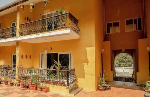 Siolim House | Casa Superfly 2BHK with Rooftop Jacuzzi & Terrace Deck Excellent Location Boilermaker Thalassa