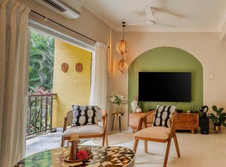 Siolim House | Casa Superfly 2BHK with Rooftop Jacuzzi & Terrace Deck Excellent Location Boilermaker Thalassa