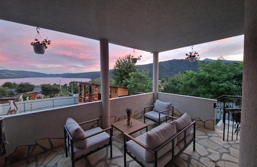Chiriteni House | Casa Victoria