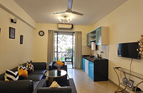 Assagao Bed & Breakfast | Casavilasa-2BHK Ground Floor park facing fully loaded Kitchen, AC, Balcony, WIFI