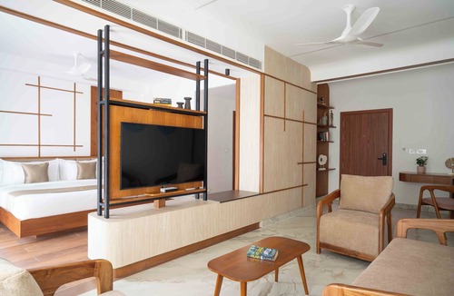 Nedumbassery Hotel | Castelo Inn