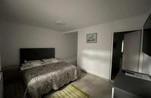 Pausesti-Maglasi House | CASUTA MAGICA