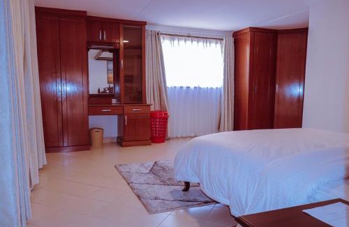 Athi River Villa | Cedar
