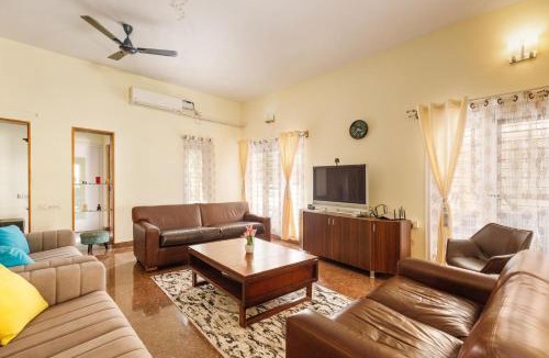 Kalyan Nagar Villa | Cedar Wood Villa by RedOlive 3BHK Nr Indiranagar