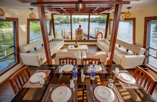 Aryad South Boat Rental | Cee Pee Houseboats