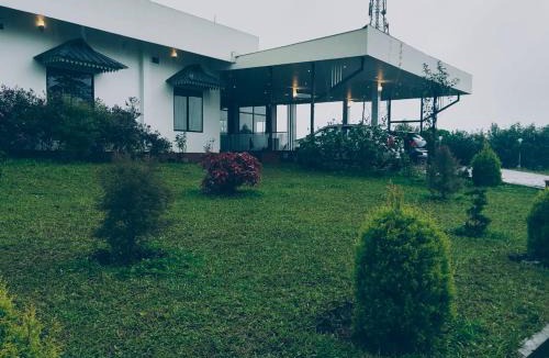 Elappara Hotel | CeeCee Grand