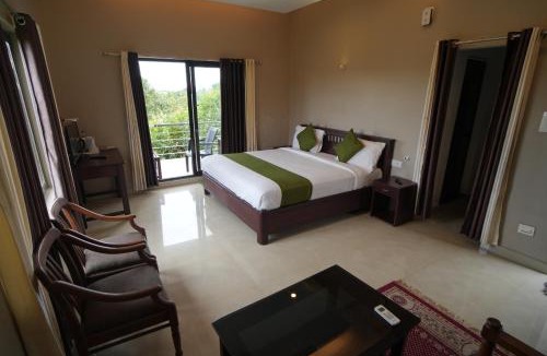 Elappara Hotel | CeeCee Grand