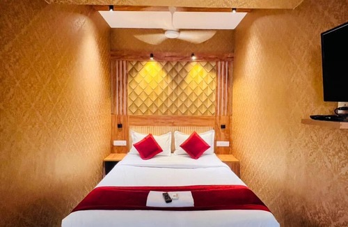 Kakkanad Hotel | Celestial Heights
