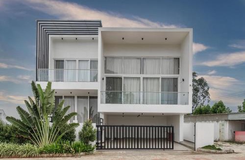 Doddaballapur Villa | CelestialSapphire Pool Nr Nandi Hills VegOnly