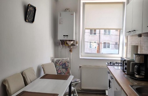 Balan Apartment | Central Apartment near Piatra Singuratică - Bălan