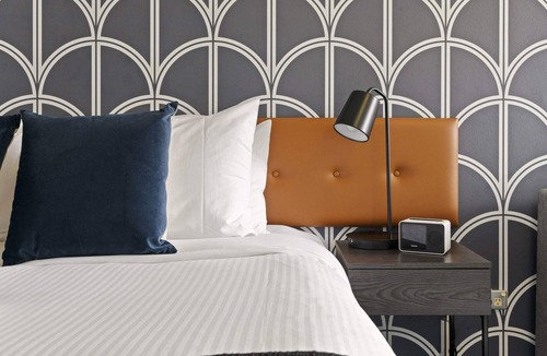 Haymarket Apartment | Central City Abode Su