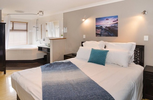Dunsborough Villa | Central Dunsborough Town House With Access to Indoor Pool/Spa