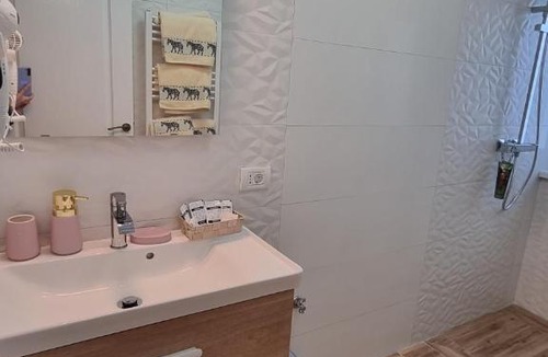 Bacau Apartment | Central Residence