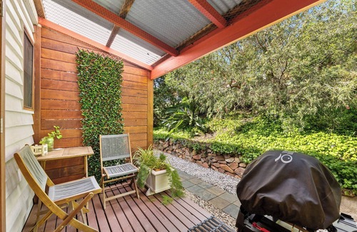 Central Tilba Apartment | Central Tilba Overnight Retreat — King Bed, Ensuite, Pet-Fri