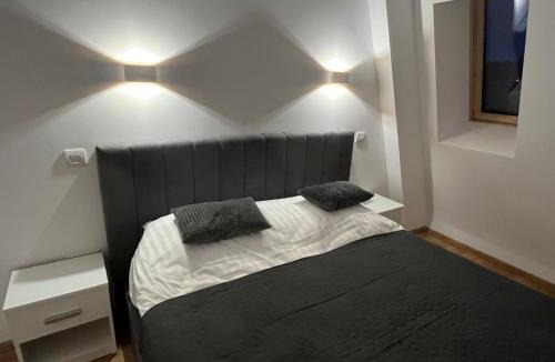 Tirgu Mures Apartment | Central View Penthouse & Parking