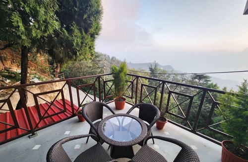 The Mall Road Villa | Centrally-located Rustic Villa in the woods. (900 meters from Mall road)