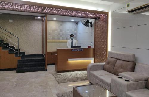 Thousand Lights Hotel | century courtyard