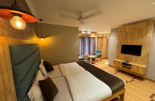 Ernakulam South Hotel | Ceylon Bake House Woodland Junction