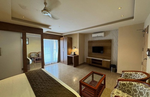 Ernakulam South Hotel | Ceylon Bake House Woodland Junction