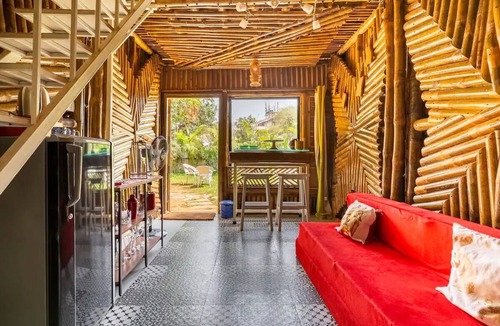 Chapora Cottage | Chakra: Premium Retro AC Cottage in Vagator